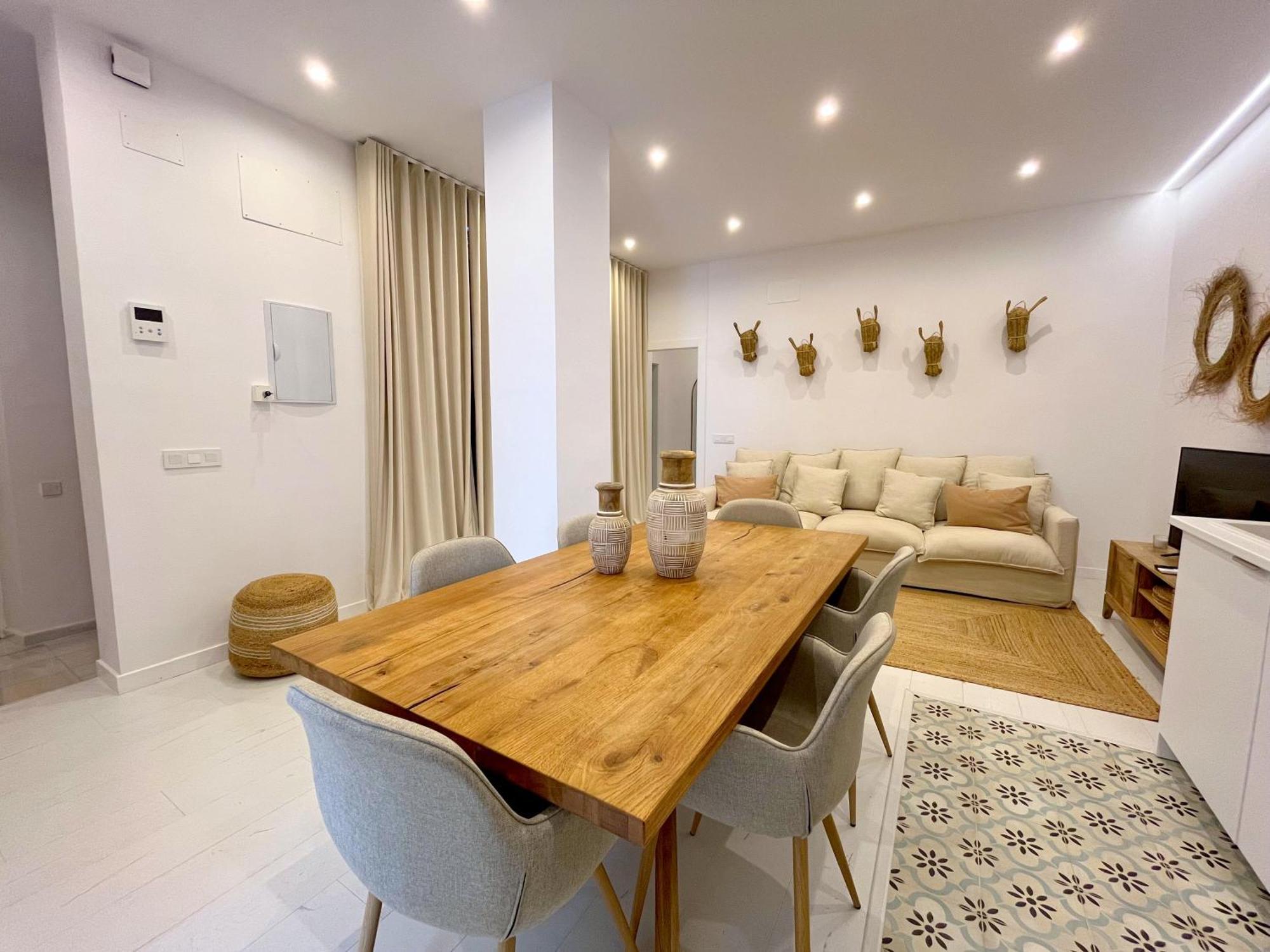 Piso Con Patio, 3 Habitaciones, En La Goleta Málaga Exterior foto