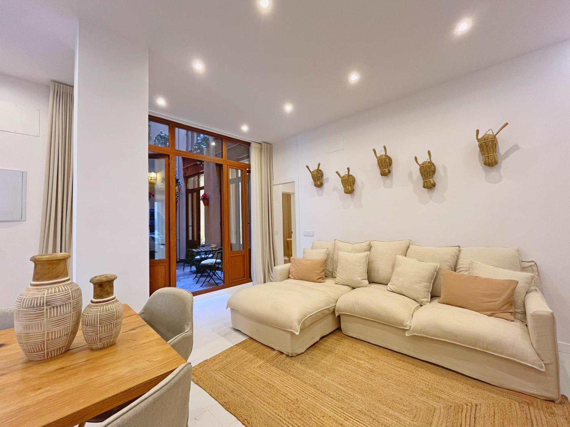 Piso Con Patio, 3 Habitaciones, En La Goleta Málaga Exterior foto